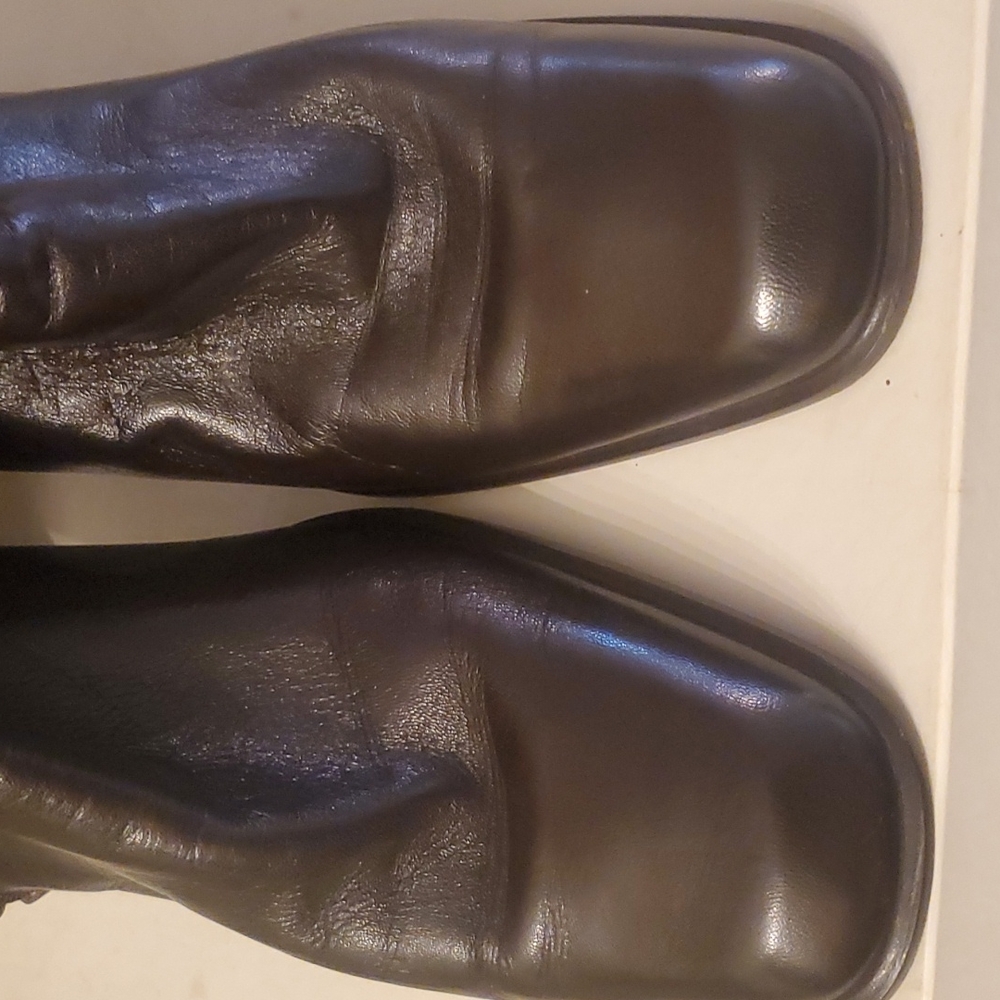 Shoe - Picture 7 of 10